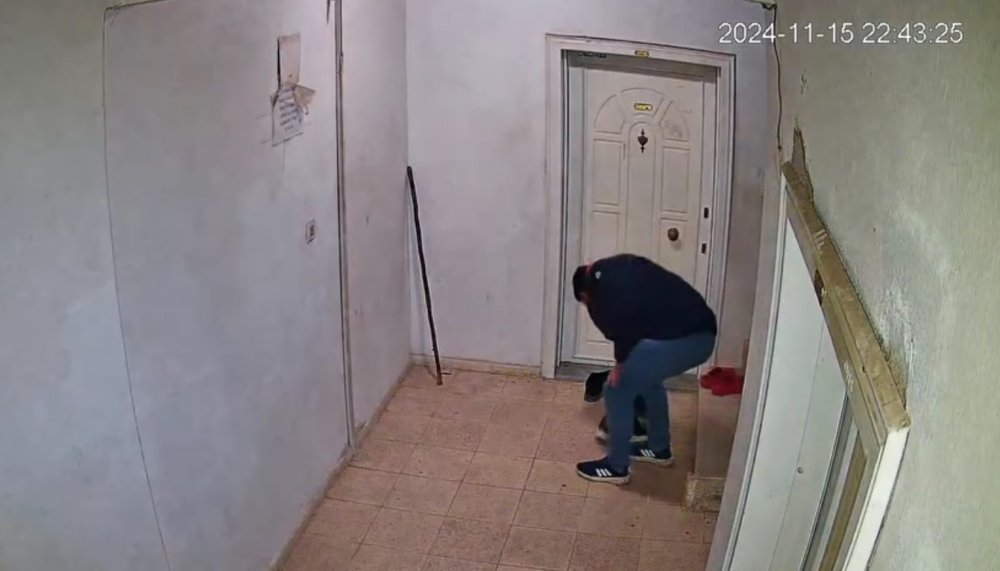 Ayakkabıyı gocuğuna sokup gitti
