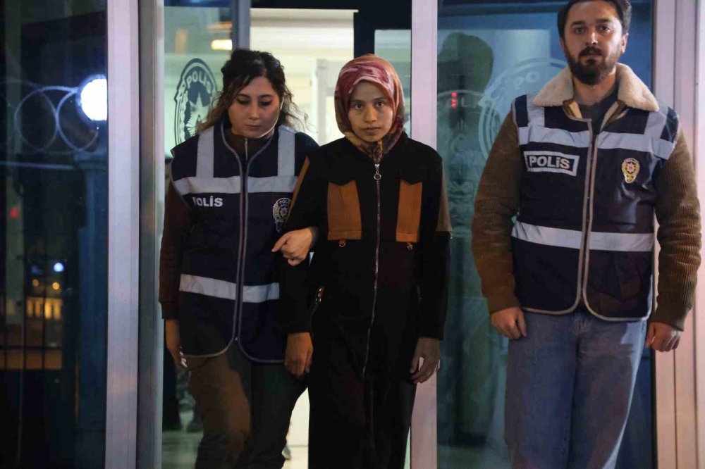 Bebeğini çöpe atan anne yakalandı: 5 çocuğu daha varmış