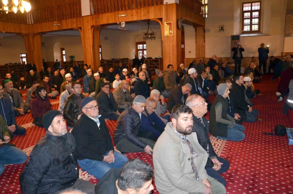 Dünya birincisi hafızlar Kur’an-ı Kerim ziyafeti verdi