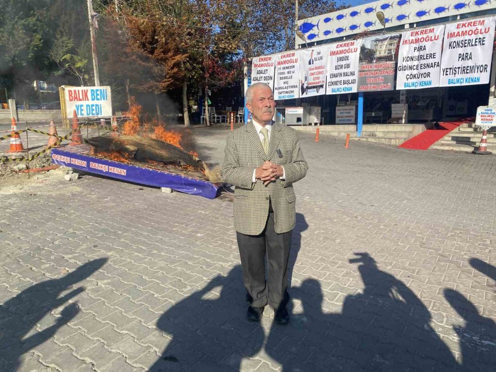 İmamoğlu’na tepki için bal mumu köpek balığını tiner döküp yaktı