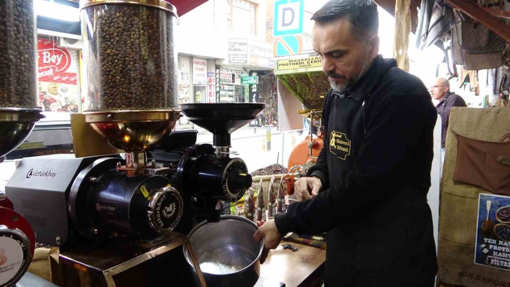 Konya'da havaların soğumasıyla kahveye ilgi arttı