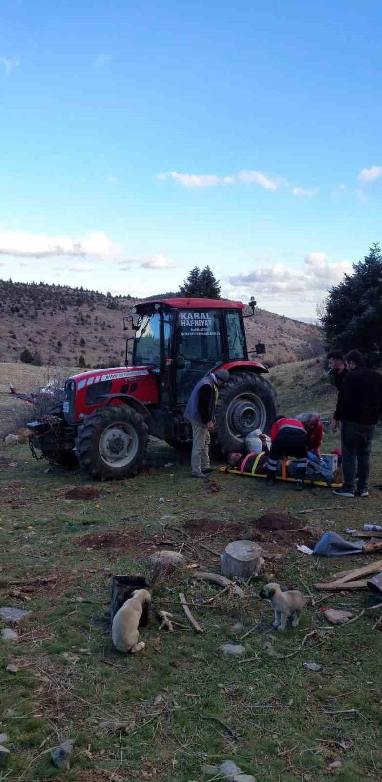 Dağdaki yaralıya ambulans helikopter