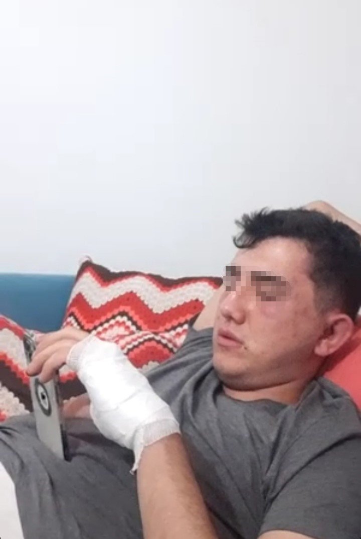 Kız arkadaşından ayrılmak istedi, akrabaları darp etti