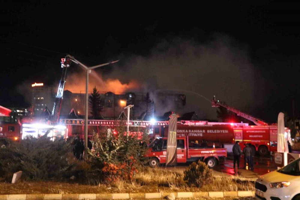 Restoran yangınından acı haber: Alevlerin arasından kalan çalışan öldü