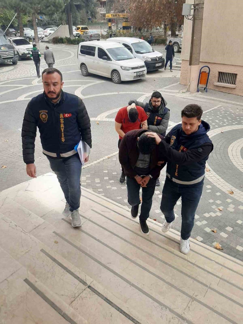 Akşehir'de Uyuşturucu Operasyonu: 7 Gözaltı, 4 Tutuklama