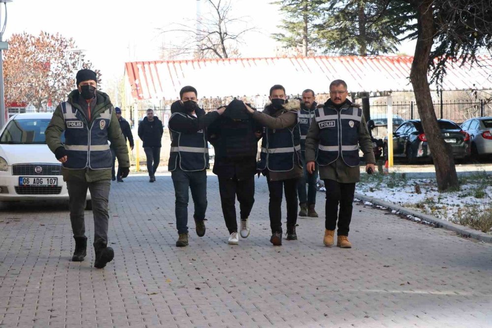 Bor'daki yasak aşk cinayetinde komşu çift tutuklandı