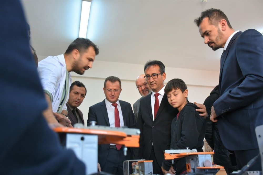 Karaman’da 21. Yüzyıl Becerilerine Uygun Çok Yönlü Eğitim Atölyeleri Açıldı