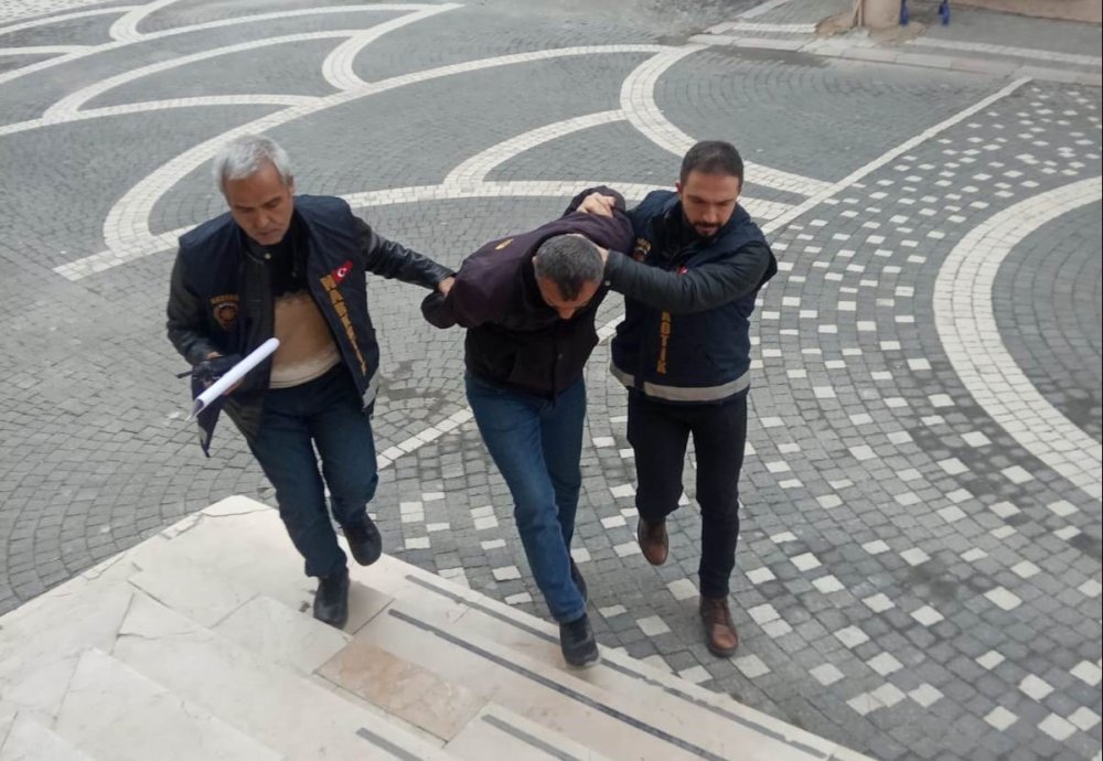 Konya'da 6,5 Kilo Esrar ve Tarihi Sikkeler Ele Geçirildi