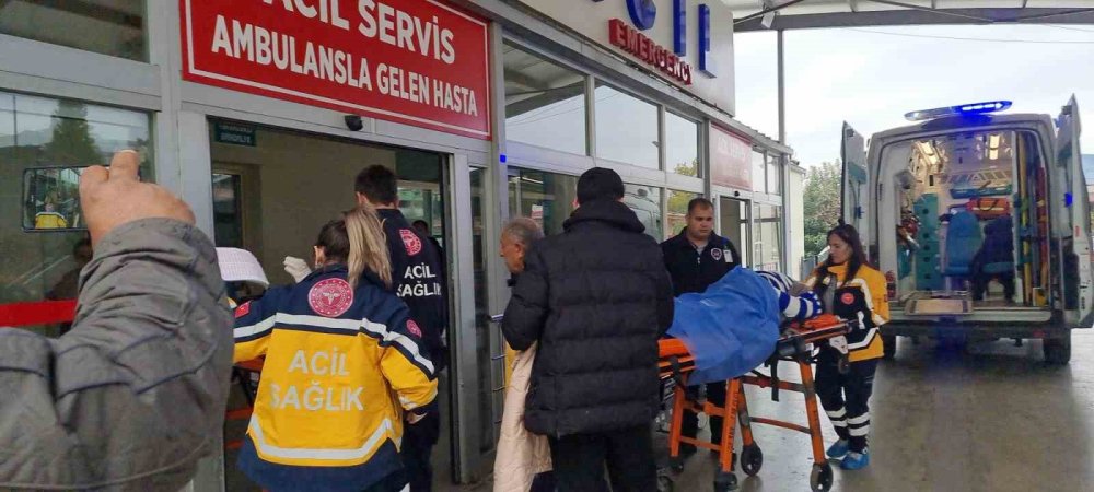 Şehit Konvoyundaki Kazada Hamile Kadın Bebeğini Kaybetti