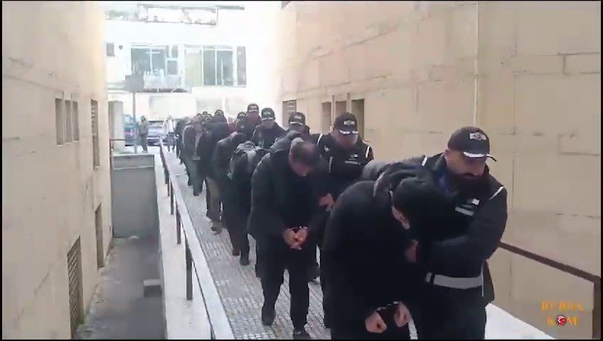 Kredi çekeceğiz diyerek 20 milyon dolandırdılar