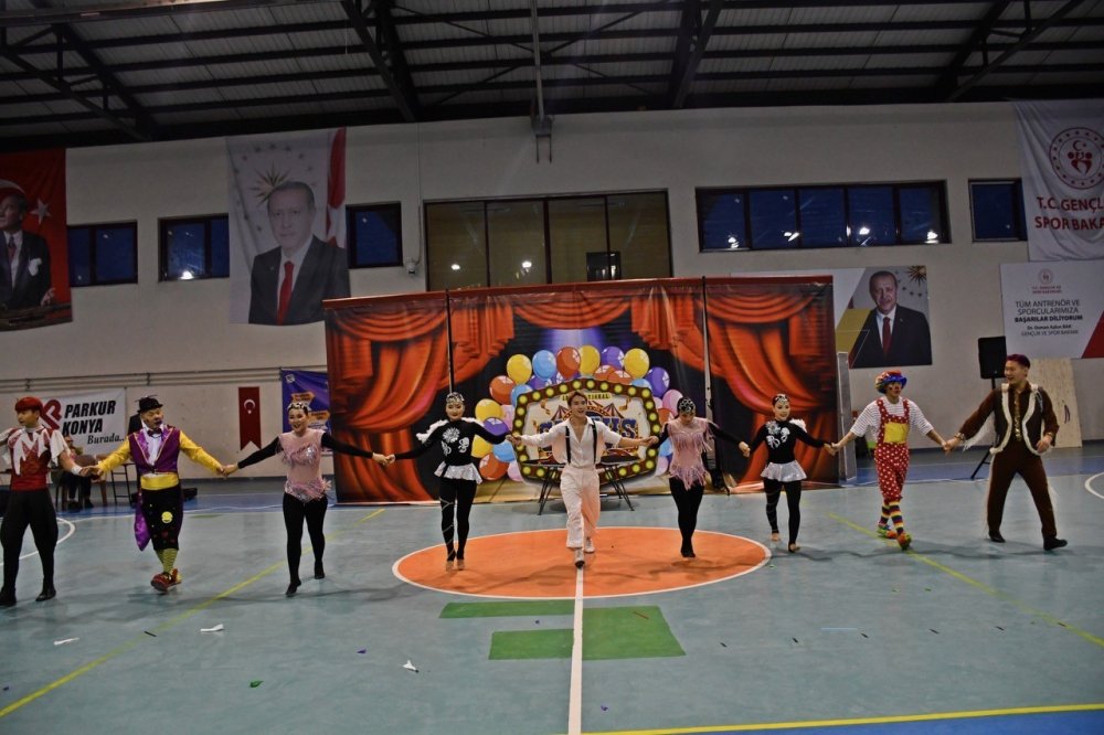 Madagaskar Sirki Heyecanla İzlendi