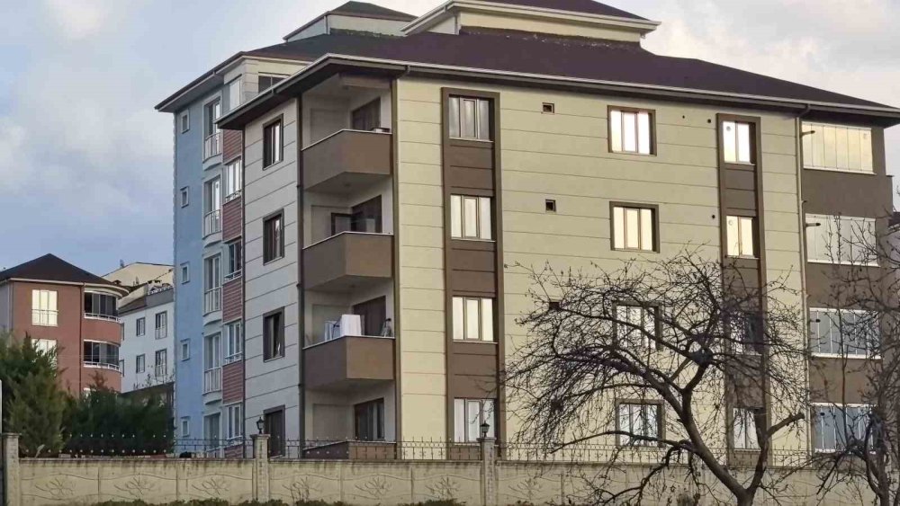Çilingirin işini iple yapmaya kalktı, 17 yaşındaki oğlu ağır yaralandı