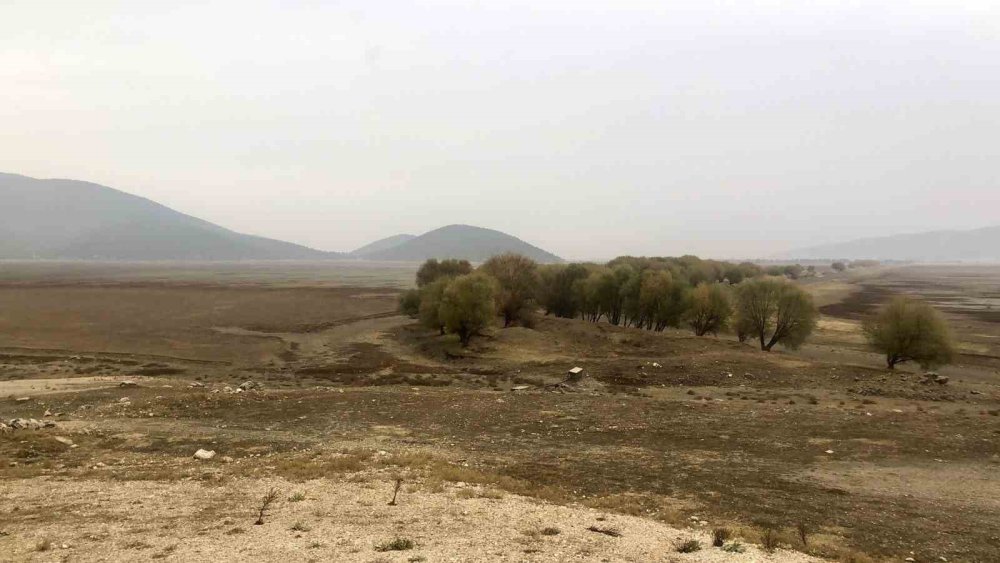 Antalya'da Kuraklık Tehdidi: Avlan Gölü Krizle Karşı Karşıya