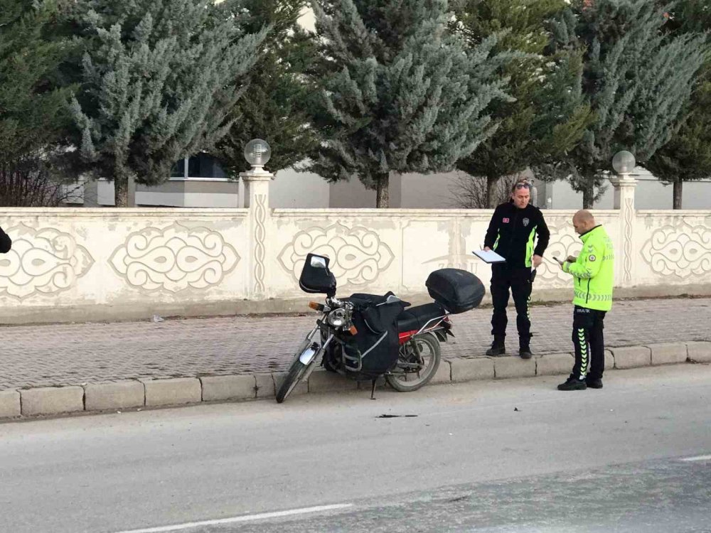 Ereğli'de motosiklet yayaya çarptı: 2 yaralı