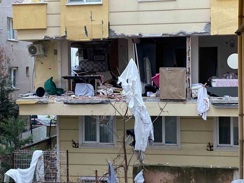 Patlama Duvarı Yıktı! Komşular Deprem Sandı