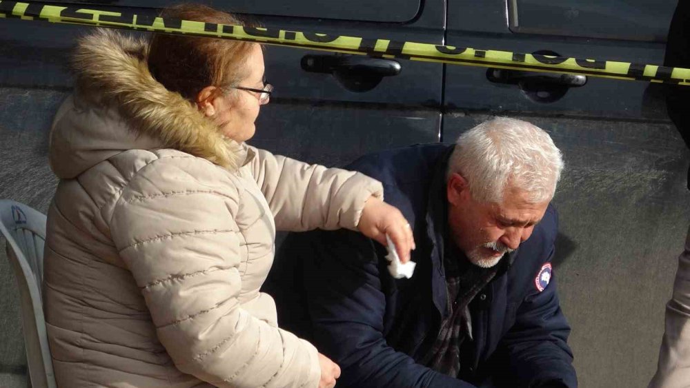 Falezlerden denize uçan araç bulundu, sürücü kayıp