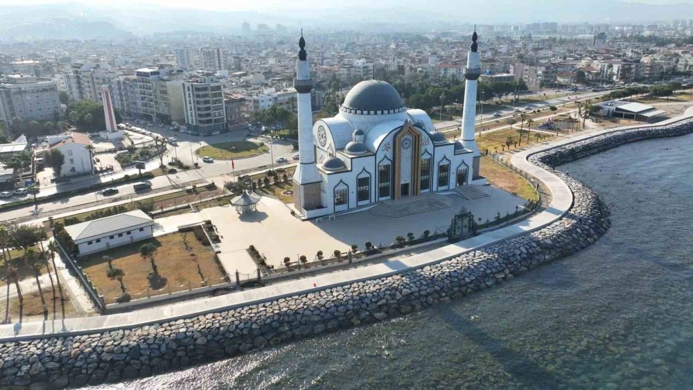 İskenderun Sahili Yeniden Hayat Buluyor