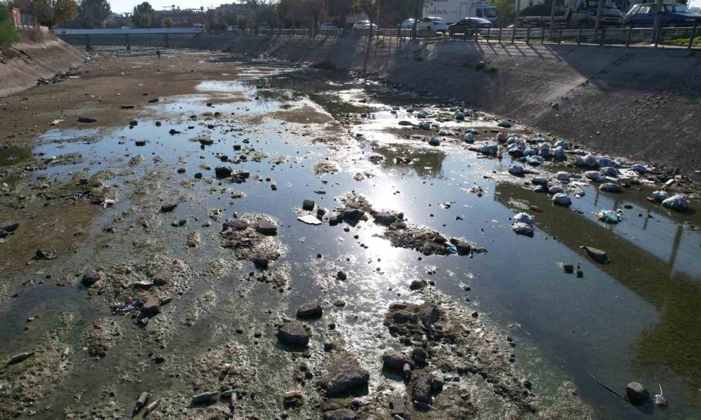 ’Adana’nın Venedik’iydi: Ganj Nehri’ne döndü