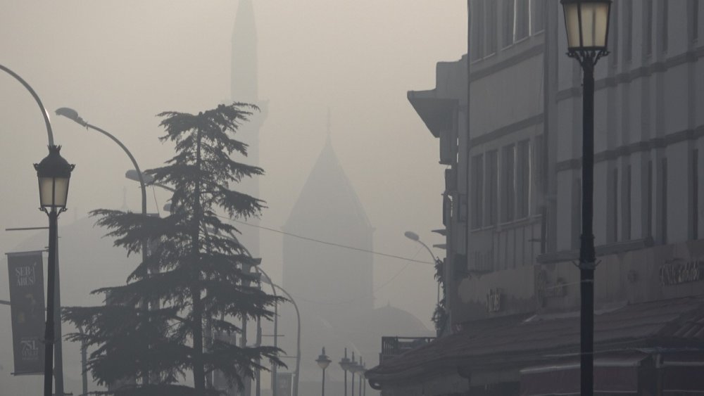 Konya’da yoğun sis uçak seferlerini aksattı