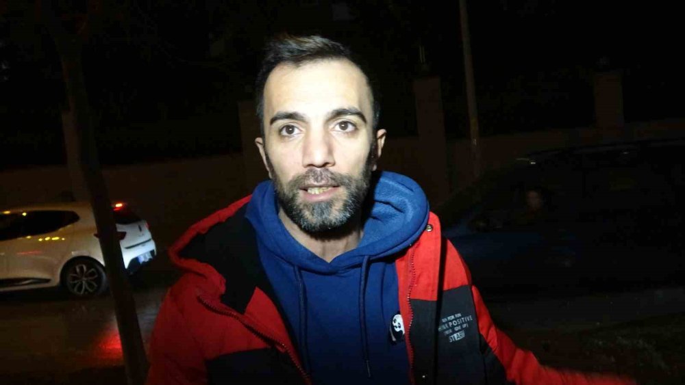 Yer yarıldı içine girdi