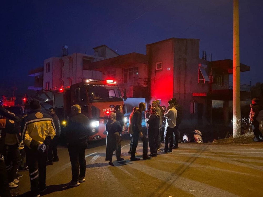Babasının Evini Yakıp Tüfekle Direndi