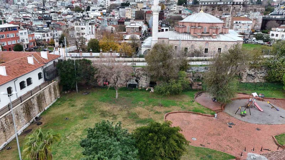 Doğu Roma döneminde geçiş kapısıydı, kaybolmaya yüz tutan tarihi yapı görüntülendi