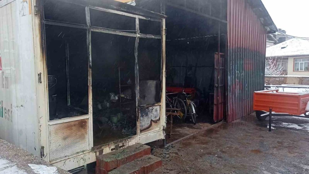 Sobayı tinerle yakan kişi yaralandı