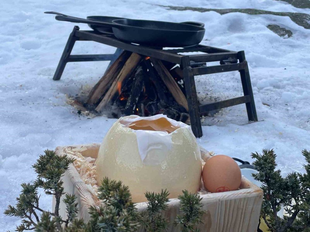 Ağrı Dağı’nın yumurtasını Uludağ’da pişirdi