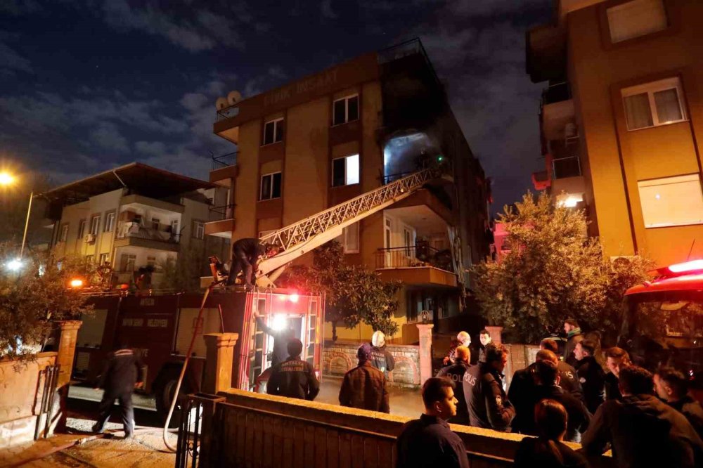 Balkondaki bataryalar bomba gibi patladı
