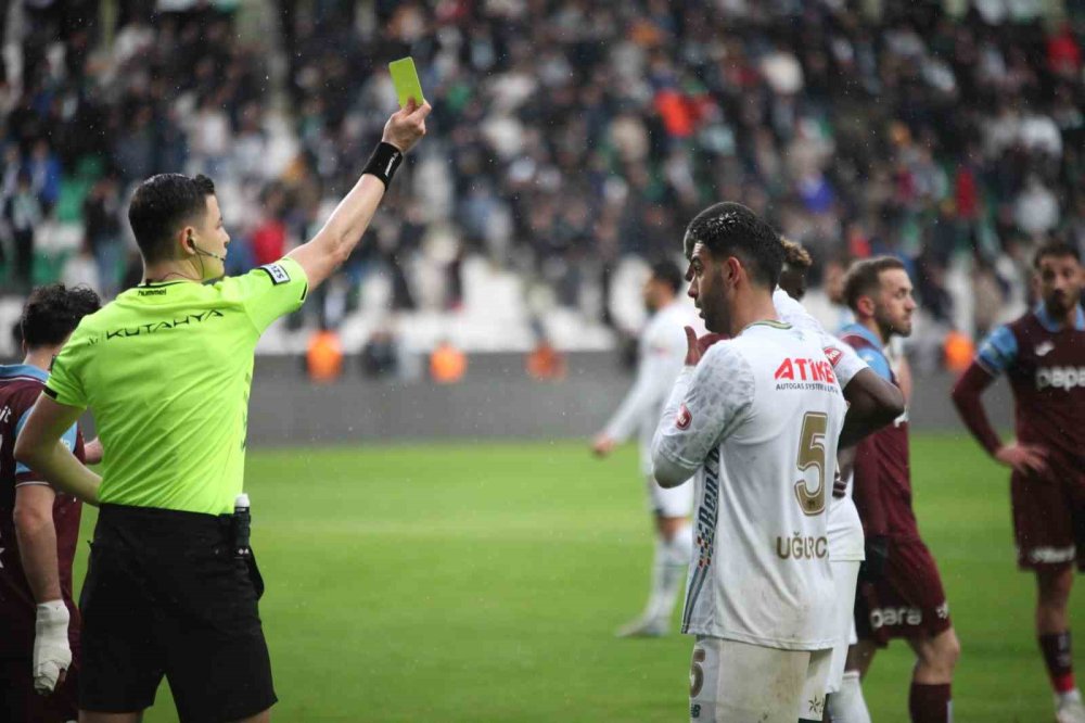 Maç uzadıkça sinirler gerildi