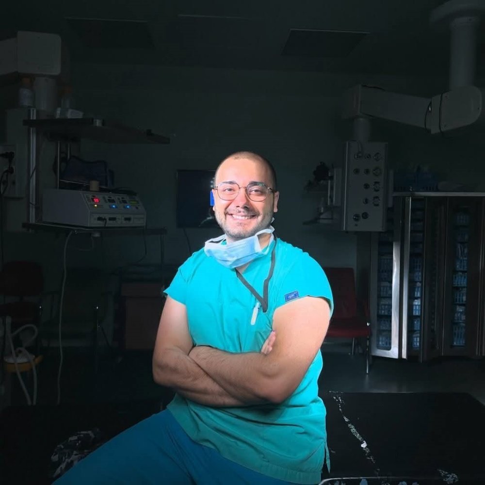 Ameliyat ettiği hasta bıçakla saldırdı