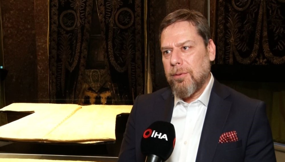 Gören gözyaşlarını tutamıyor: Hırka-i Şerif'in ziyarete açılması için son hazırlıklar yapıldı