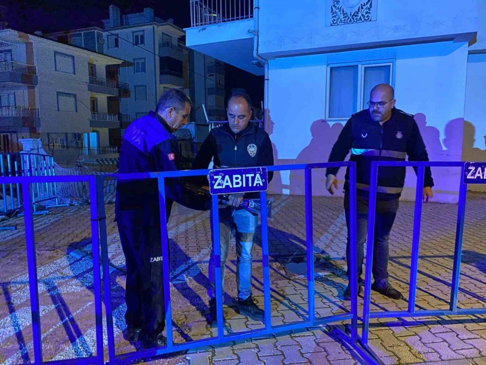 Antalya yıkılıyor! Depremler binaları çatlattı