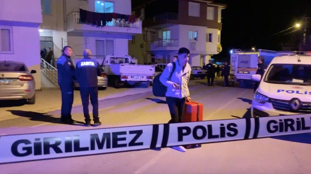 Antalya yıkılıyor! Depremler binaları çatlattı