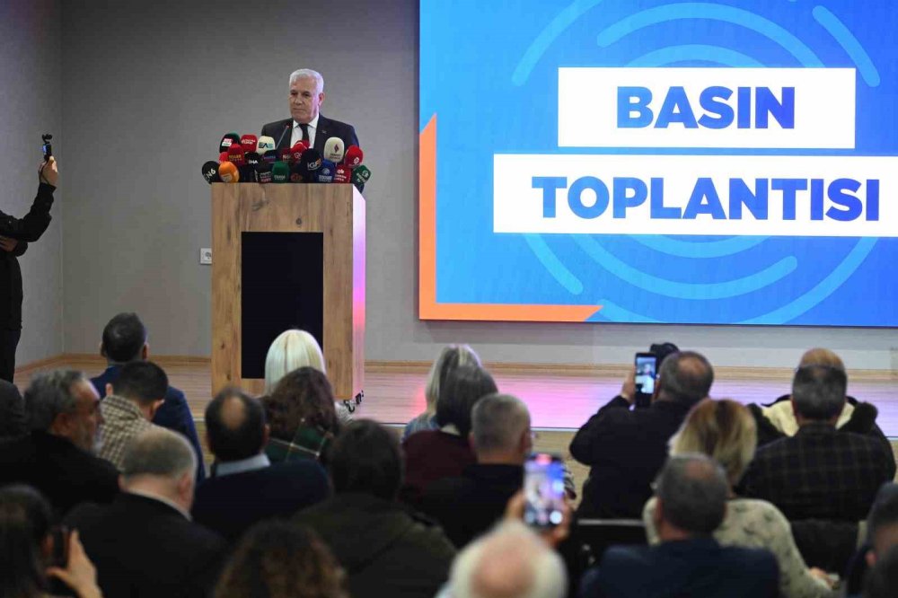 Başkan Bozbey şecaat arz ederken...