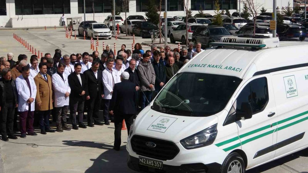 Havzan’da balkondan düşerek hayatını kaybeden profesör toprağa verildi