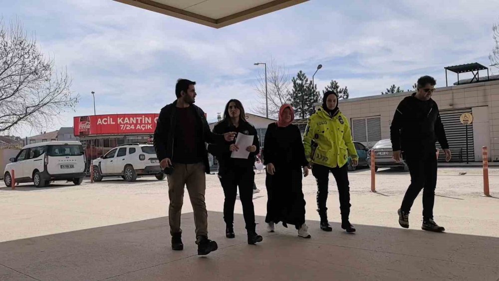 Ablasının altınlarını çalmak için kılıktan kılığa girdi