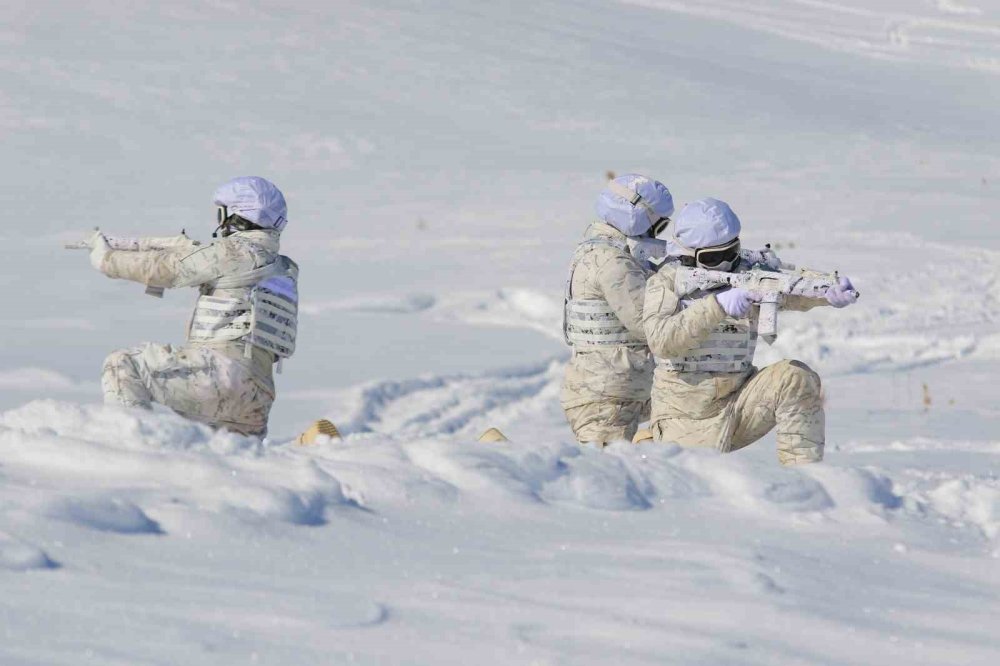 Türkiye'nin görünmez kalkanına en zorlu şartlarda eğitim