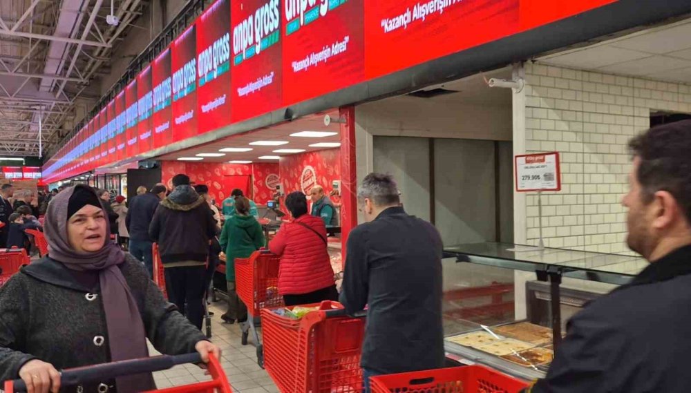 Zincir market fiyatları düşürdü: Herkes ucuz ete koştu