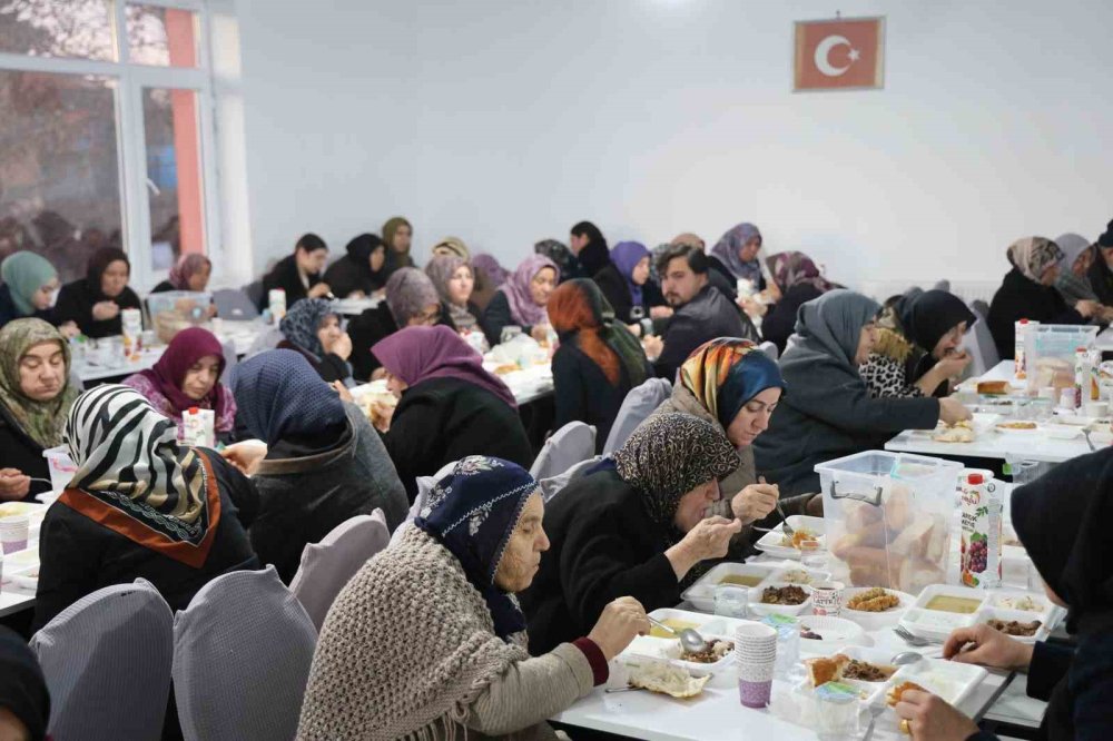 Köy muhtarı evde iftarı yasakladı