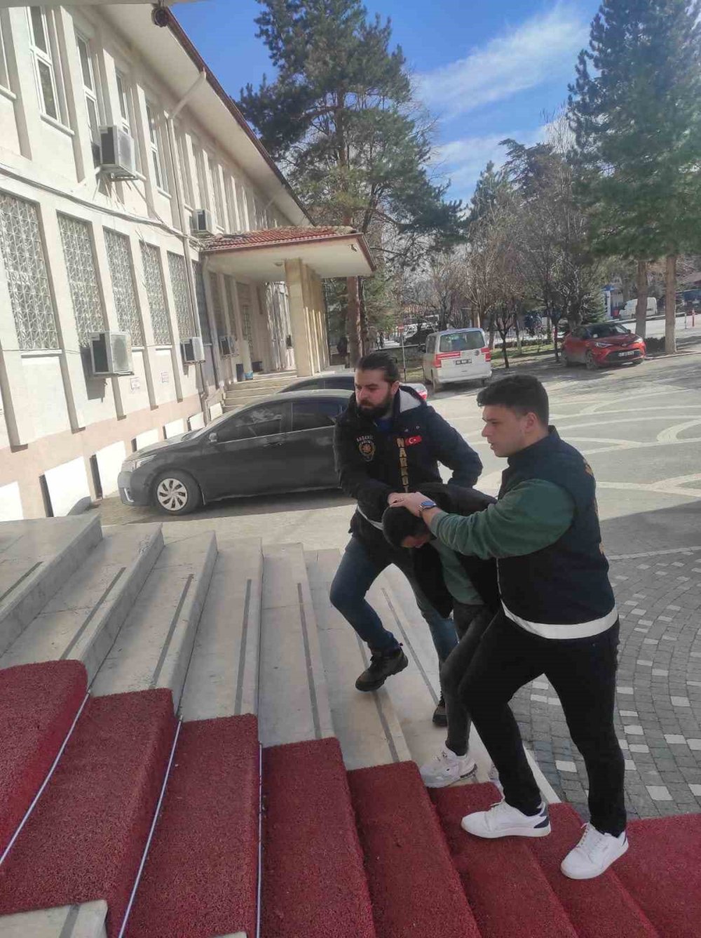 Konya-Akşehir arasında koordineli operasyon: 3 gözaltı