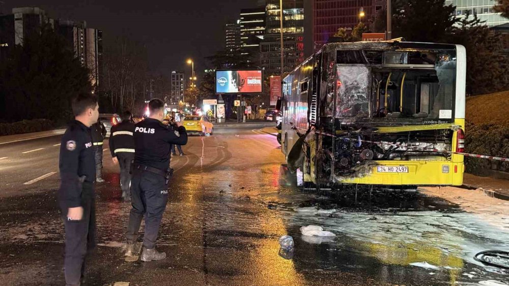 İstanbul yanıyor başkanın derdi başka