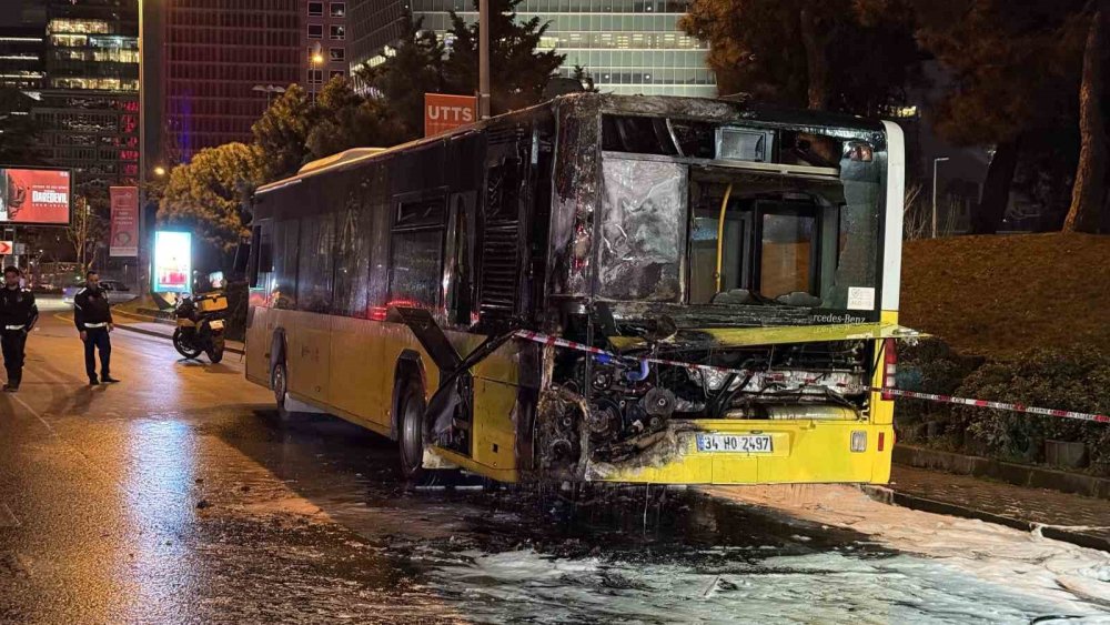 İstanbul yanıyor başkanın derdi başka