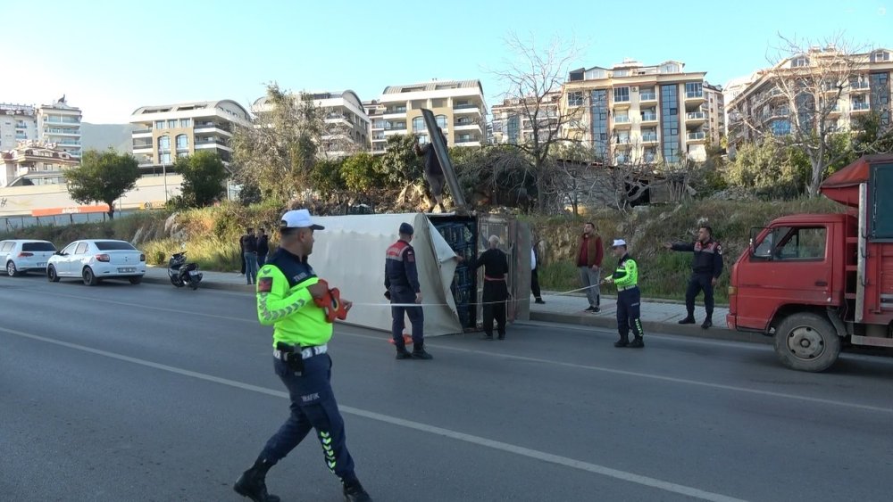 Alanya'da trafiği durduran sebep sonradan anlaşıldı