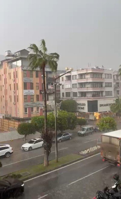 Alanya buz gibi soğuğa uyandı