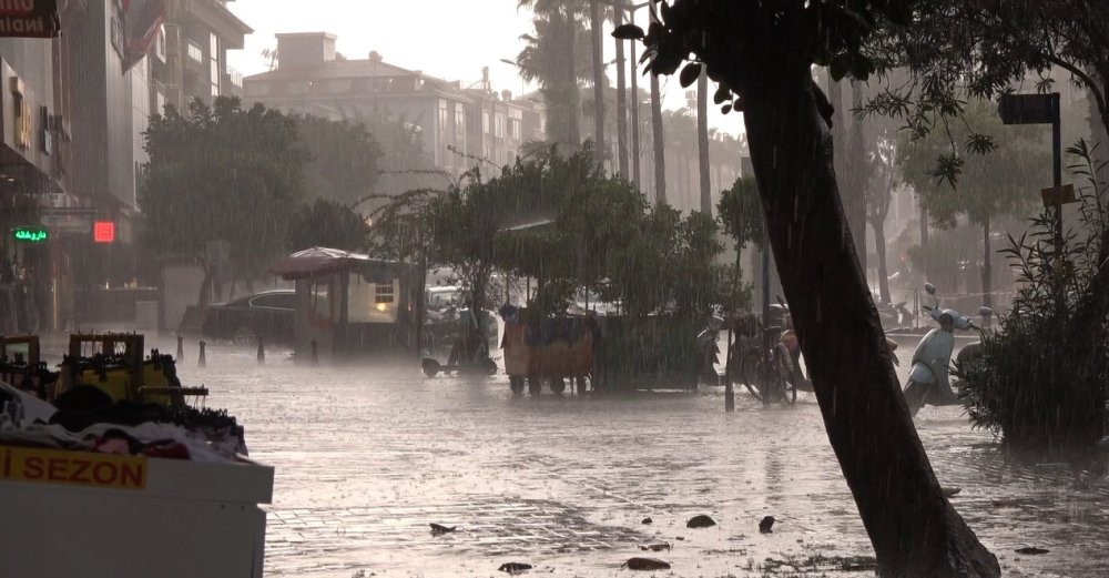 Alanya buz gibi soğuğa uyandı