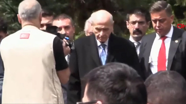 devlet-bahceli-2.jpg