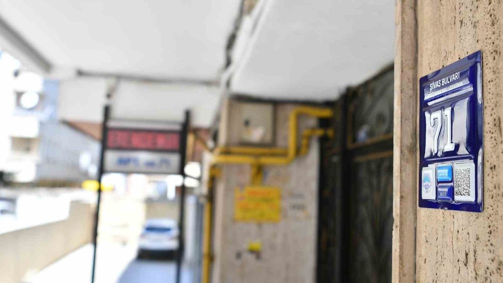 Kayseri'de akıllı şehircilik hamlesi: 225 bin kapıya QR kodlu numara yerleştirildi