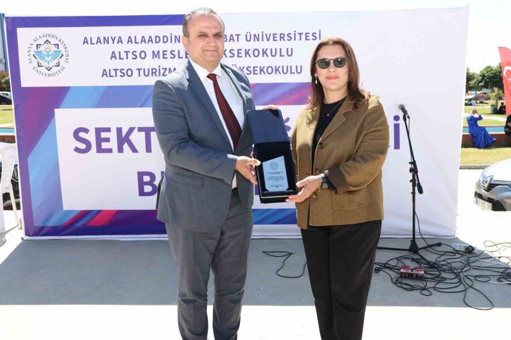 Alanya'da gençler iş buldu