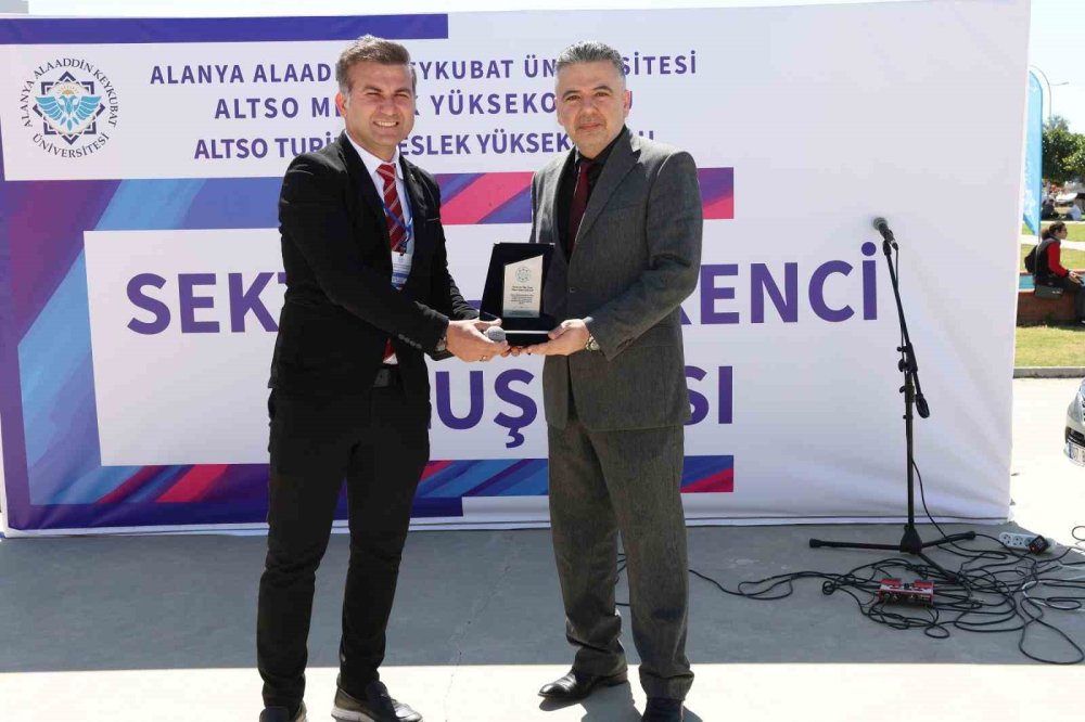 Alanya'da gençler iş buldu